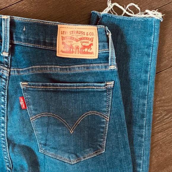 Levi’s 710 Super Skinny | EUC Low Rise - Picture 6 of 7